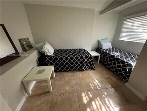 2111 Monroe Terrace in Hollywood, FL - Building Photo - Building Photo