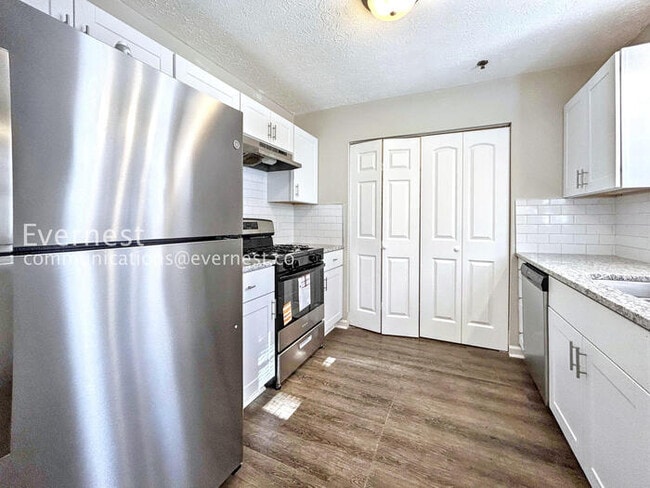 295 E Burns Ct SW in Marietta, GA - Building Photo - Building Photo