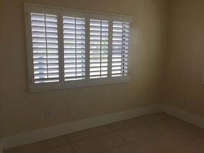 8235 San Fernando Rd, Unit 8235 #1 in Sun Valley, CA - Foto de edificio - Building Photo