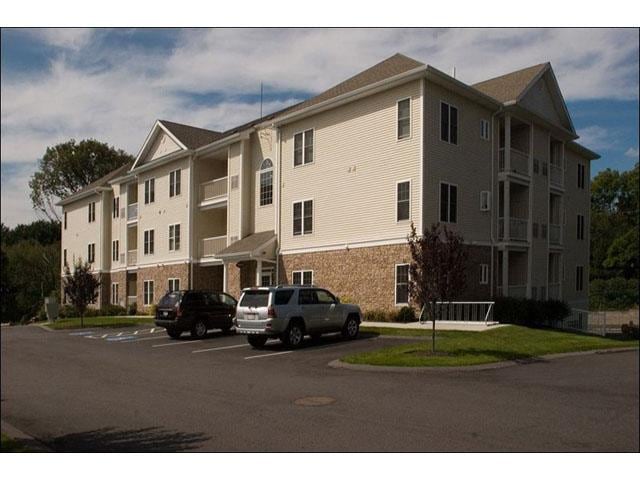 Chestnut Park Apartments in North Attleboro, MA - Building Photo