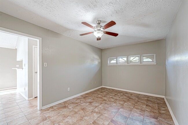 5105 Beaver Hollow Dr