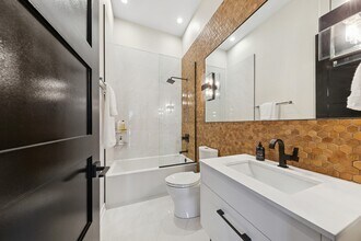 2756 N Magnolia Ave in Chicago, IL - Building Photo - Building Photo