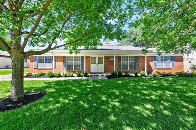 312 Hillview Dr in Hurst, TX - Building Photo