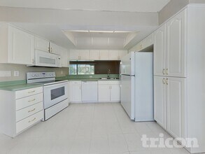 7419 Valley Ct in New Port Richey, FL - Foto de edificio - Building Photo