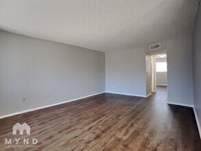 8125 N 33rd Dr in Phoenix, AZ - Building Photo - Building Photo