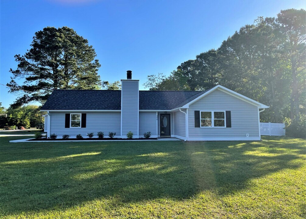 566 Kelly Rd in Wilmington, NC - Building Photo