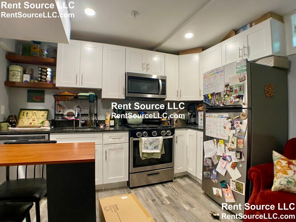 303 Beacon St, Unit A in Somerville, MA - Foto de edificio