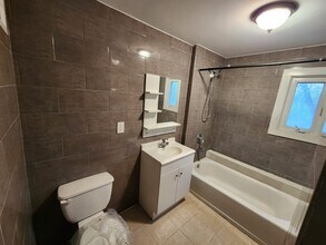 337 Riverside Dr, Unit B in Johnson City, NY - Building Photo - Building Photo