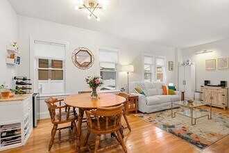 6 Oakland St, Unit 1 in Cambridge, MA - Building Photo - Building Photo