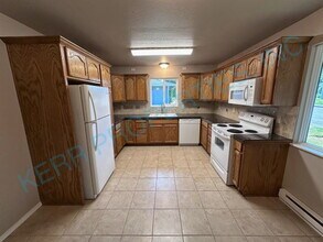 3142 NE 16th St in Gresham, OR - Building Photo - Building Photo