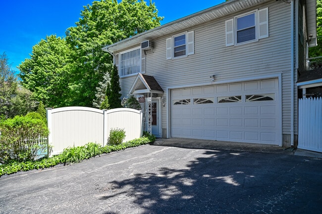 property at 3 Linden Pl