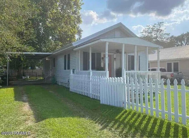 property at 404 N Landry Dr