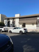 22411 Del Valle St in Woodland Hills, CA - Building Photo - Building Photo