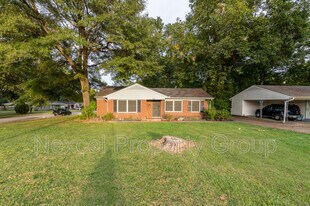 430 N Graham St in Memphis, TN - Building Photo