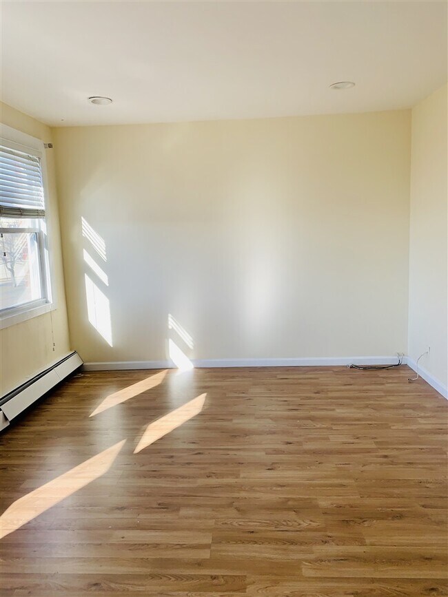 220 Sedore Ave-Unit -2 in Fairview, NJ - Building Photo - Building Photo