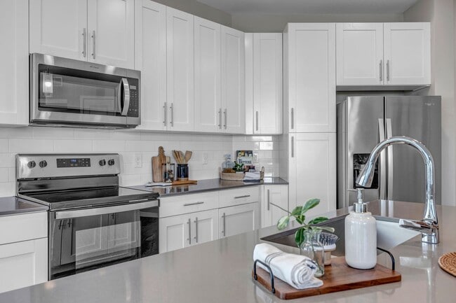 Avasa Hammock Landing in West Melbourne, FL - Foto de edificio - Building Photo