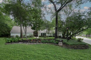 27 Shaker Ct W in Spring, TX - Building Photo