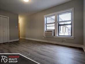 705 W Brompton Ave, Unit 9 in Chicago, IL - Building Photo - Building Photo