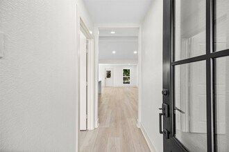 1230 W Donovan St in Houston, TX - Building Photo - Building Photo