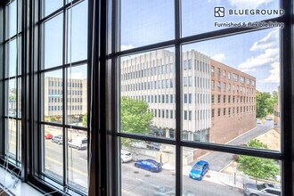 2210 Wisconsin Ave NW-Unit -FL4-ID548 in Washington, DC - Foto de edificio - Building Photo