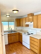 145 SE 218th Ave in Gresham, OR - Building Photo - Building Photo