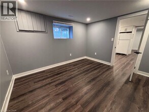 185 Bonaventure Dr in Hamilton, ON - Building Photo - Building Photo