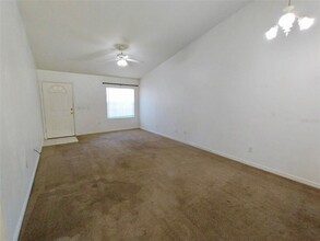13 Bunker Knolls Ln in Palm Coast, FL - Foto de edificio - Building Photo