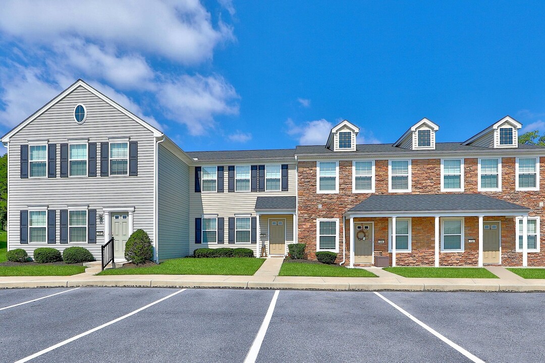 The Village of Laurel Ridge and The Encore Apartments and Townhomes in Harrisburg, PA - Building Photo