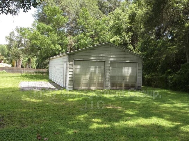 740 Knowles Rd in Brandon, FL - Building Photo - Building Photo