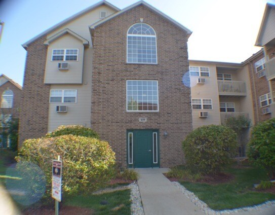 430 Cunat Blvd., Unit 1A in Richmond, IL - Building Photo
