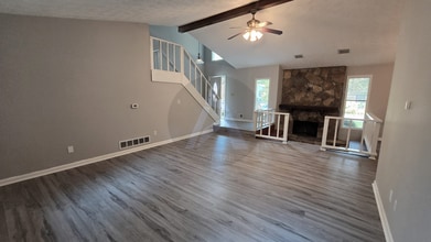 180 Moonshadow Ct in Roswell, GA - Building Photo - Building Photo