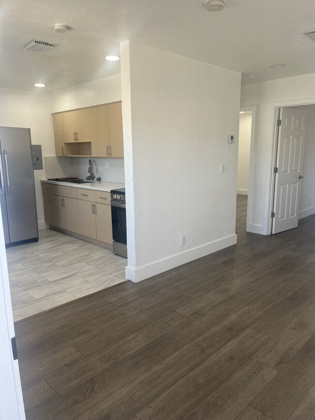 1876 NW 69th St in Miami, FL - Building Photo - Building Photo