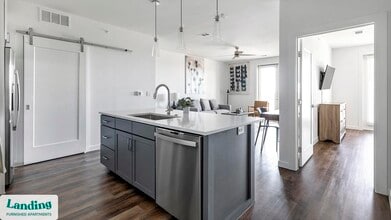 5511 Caprock Smt Dr, Unit 1408 in Bee Cave, TX - Foto de edificio - Building Photo