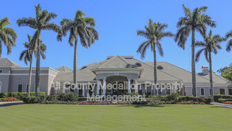 2405 Harmony Ln in Naples, FL - Building Photo