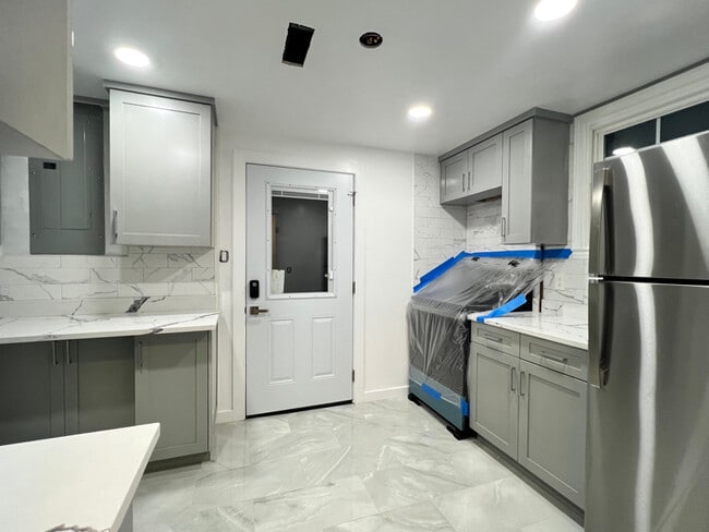 property at 706 S Greenthorn Ave