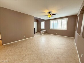 5057 Shadow Valley St in Las Vegas, NV - Building Photo - Building Photo