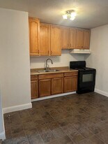 1275 E Bellevue Rd in Atwater, CA - Building Photo