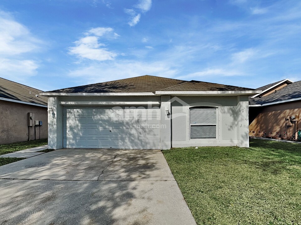 10564 Opus Dr in Riverview, FL - Building Photo