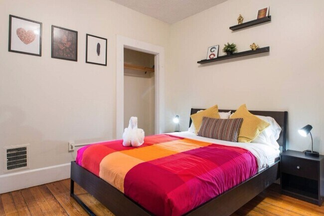 123 Brook St, Unit 2 in Brookline, MA - Building Photo - Building Photo