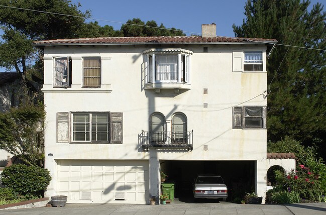373 Orange St in Oakland, CA - Foto de edificio - Building Photo