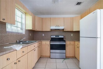 415 NW 60th Way in Hollywood, FL - Building Photo - Building Photo