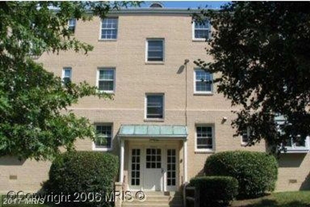 2902 Willston Pl in Falls Church, VA - Building Photo