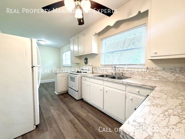 4916 Nevin Rd in Charlotte, NC - Building Photo - Building Photo