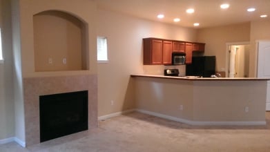 5147 Balustrade Blvd SE in Lacey, WA - Foto de edificio - Building Photo