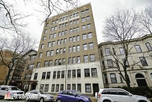 816 W Lakeside Pl, Unit A05C in Chicago, IL - Building Photo