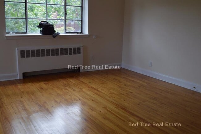 54 Alton Pl, Unit 6 in Brookline, MA - Foto de edificio - Building Photo