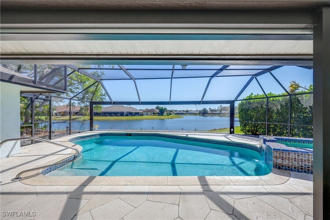 9782 Campbell Cir in Naples, FL - Building Photo