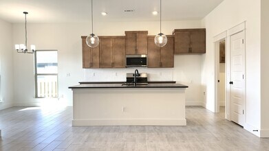 3700 N Wiley Dr in Siloam Springs, AR - Building Photo - Building Photo