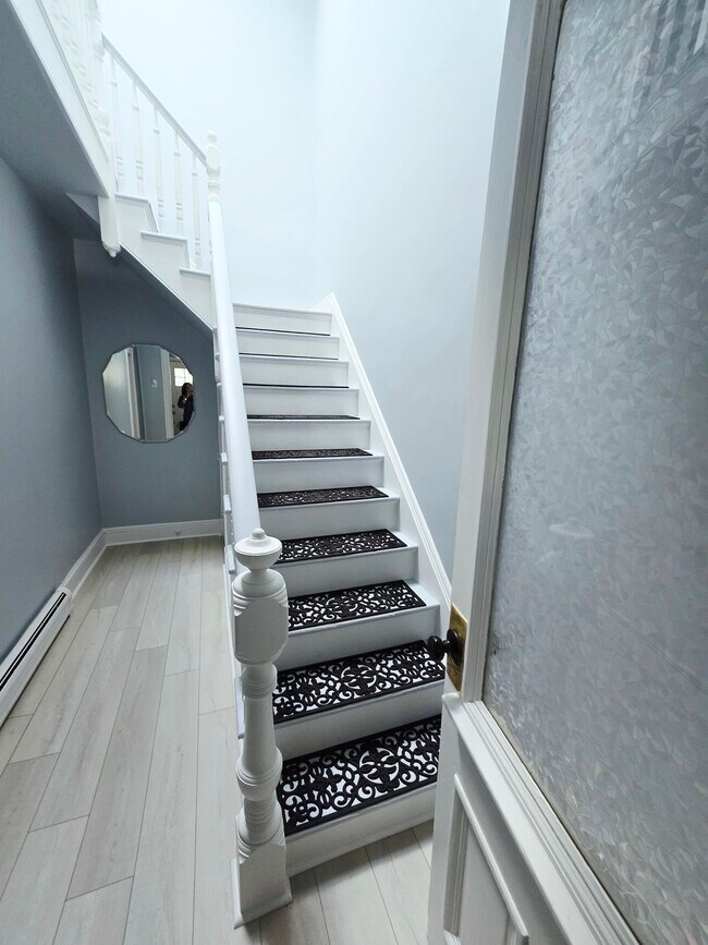 50 Montrose Ave in Jersey City, NJ - Building Photo - Building Photo