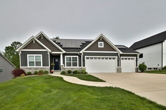 210 Grand Rapids Ln in Edwardsville, IL - Building Photo - Building Photo